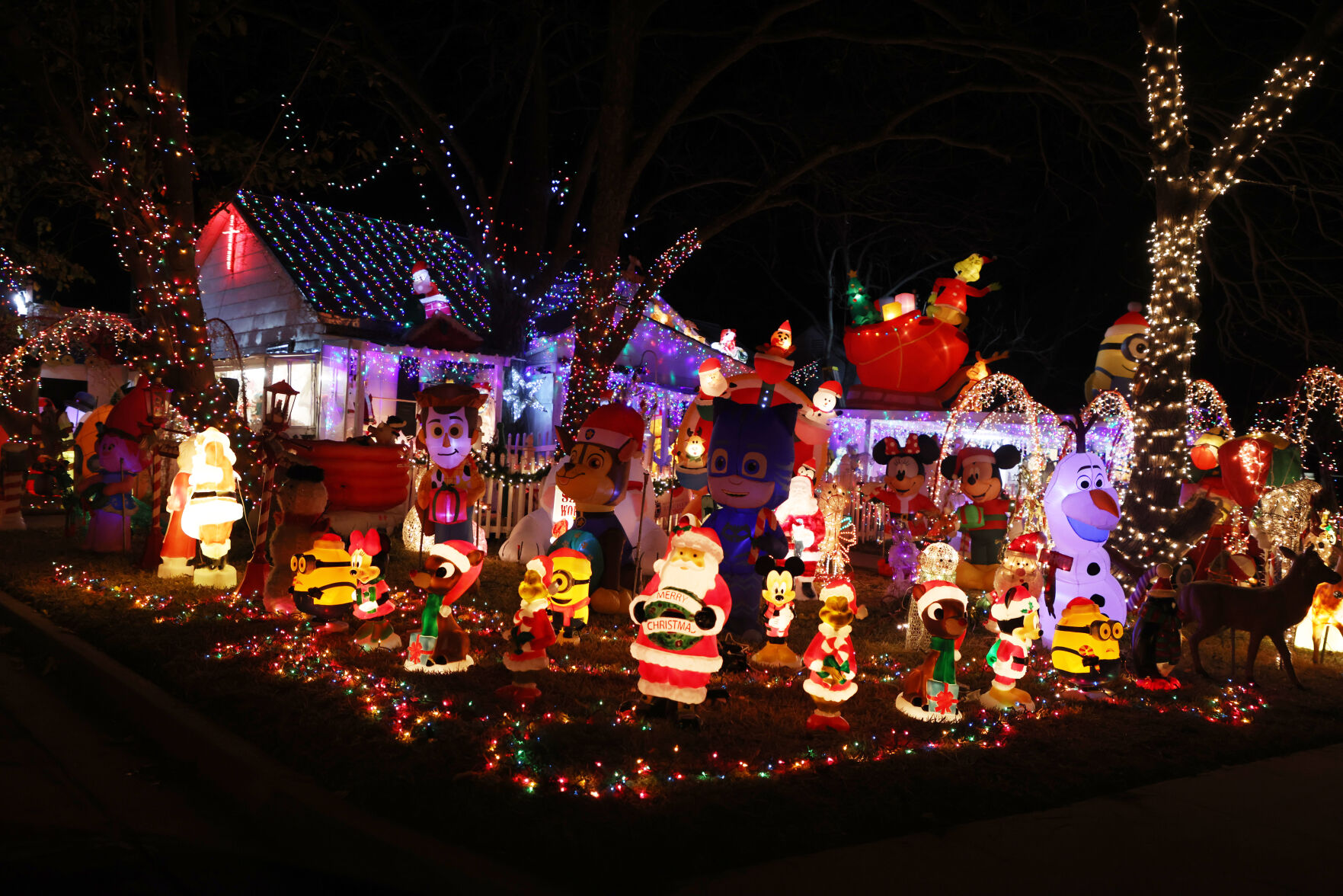 121221-wac-loc-holidaylights-proctor1.JPG